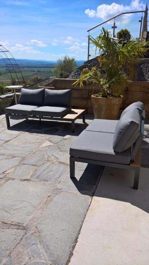 Swiss Borzoi House Bed & Breakfast Vully-les-Lacs Eksteriør bilde